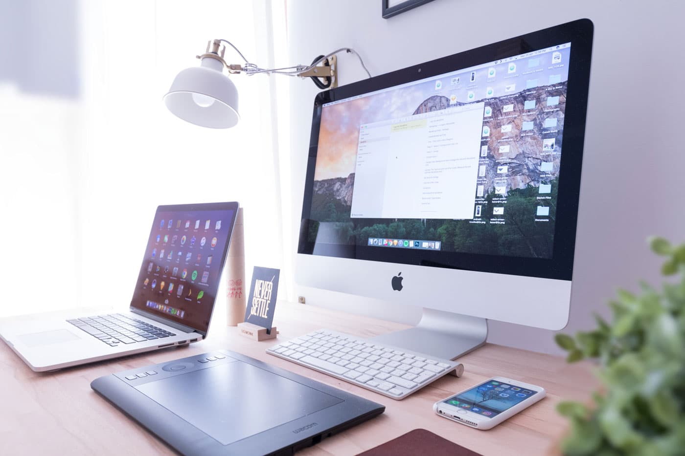 💻 Apple презентувала нове покоління MacBook на базі власних чіпів — до 17 годин автономності