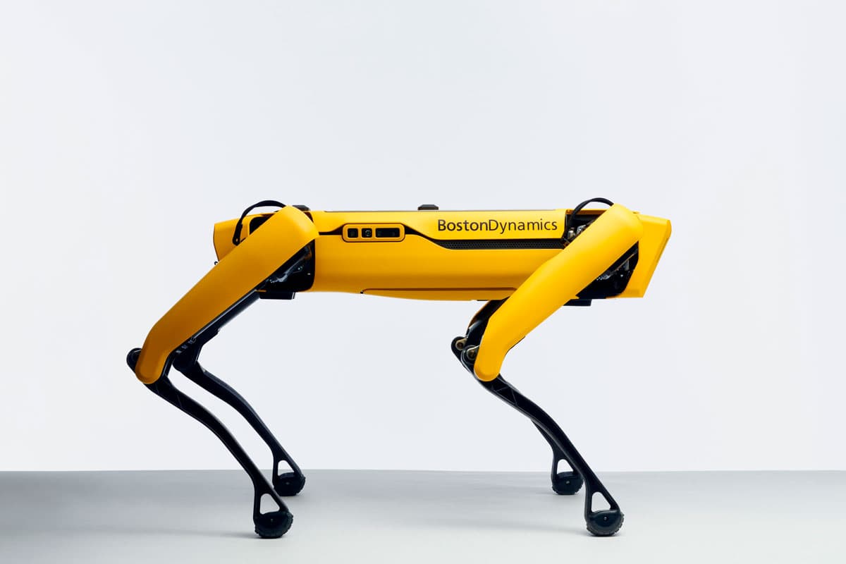🤖 Boston Dynamics розробили спеціального робота, який допомагає пацієнтам з COVID-19