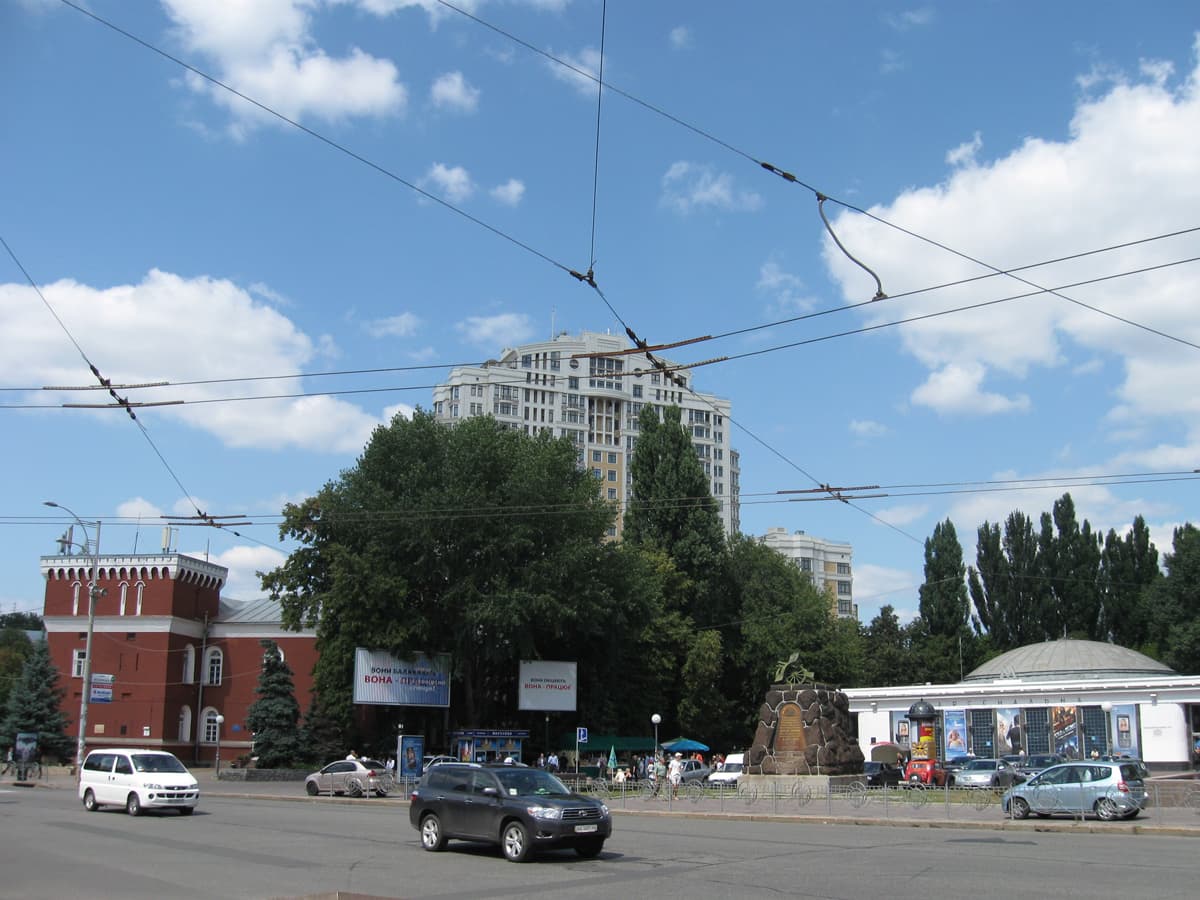 😲 У Києві оновлять Арсенальну площу — проєкт