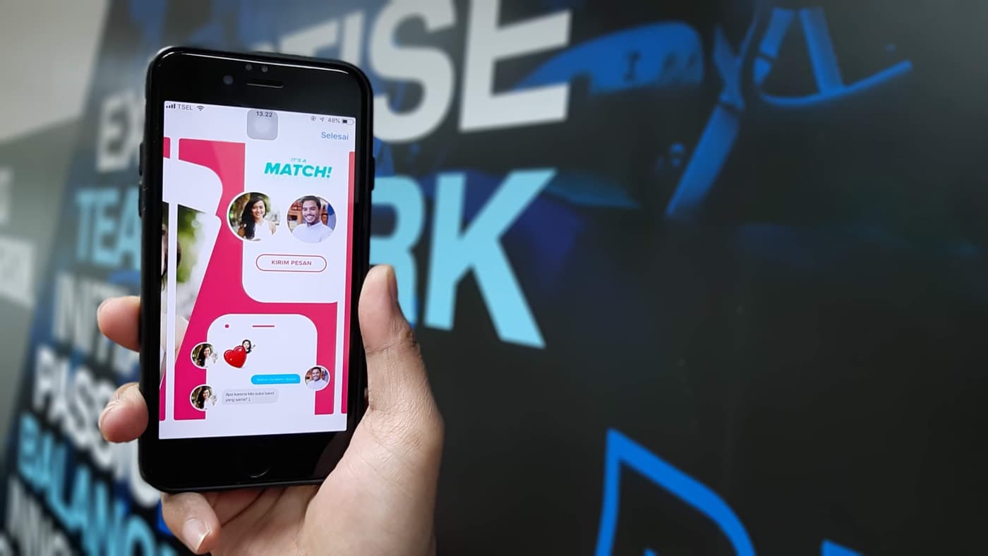🤪 Schmooze: застосунок для знайомств як Tinder, але з мемами