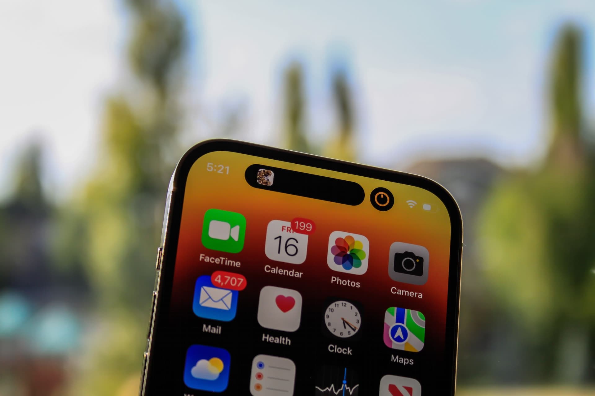 📱 У ЄС набув чинності закон, який зобов'язує Apple і Google дозолити встановлювати застосунки з інтернету 