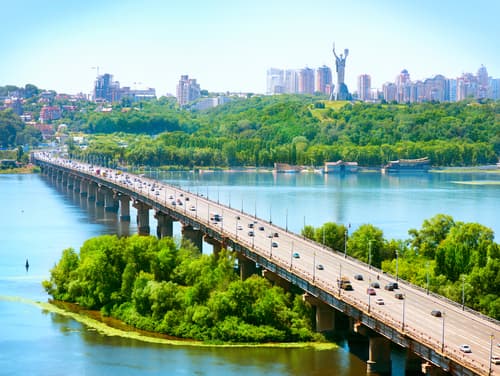 У Києві розпочали ремонт шляхопроводу біля «Нивок»