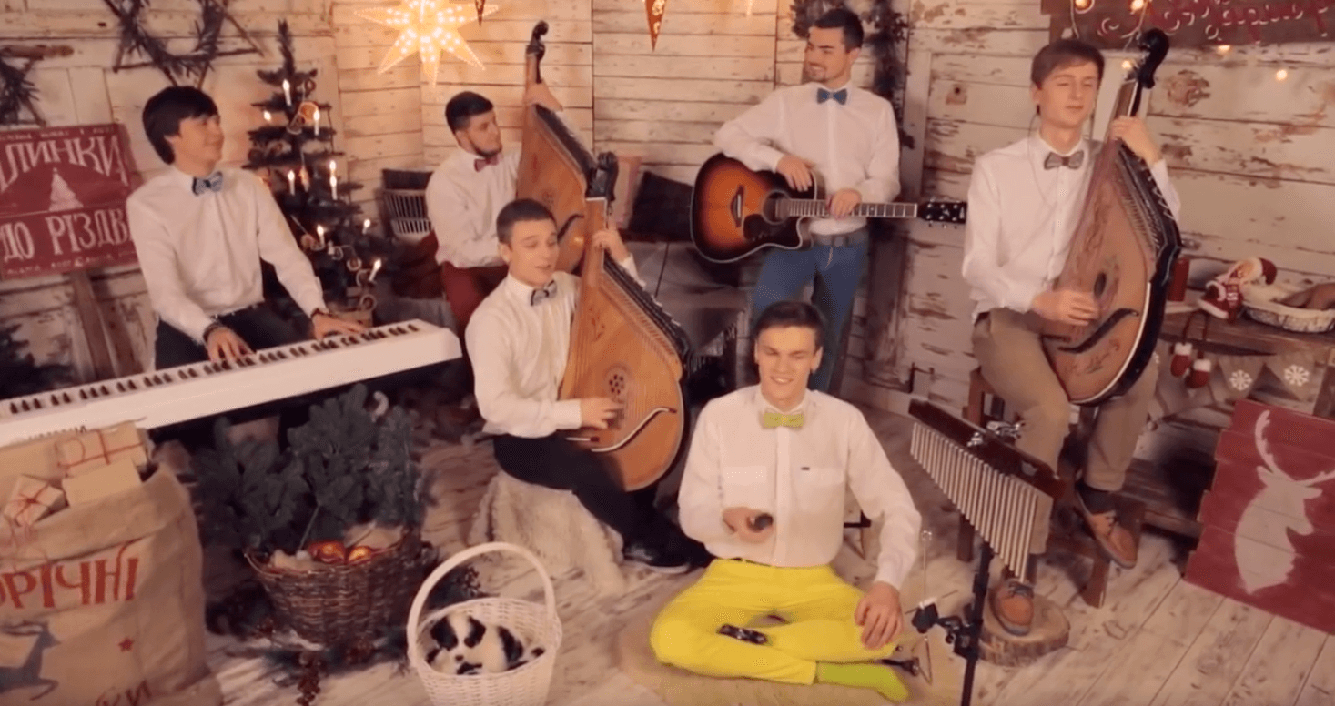 Jingle Bells на кобзах набрав 1 млн переглядів у YouTube