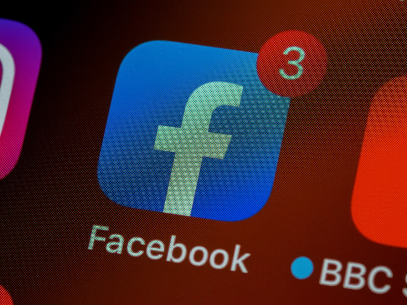 🤨 Про Facebook знімуть драматичний серіал