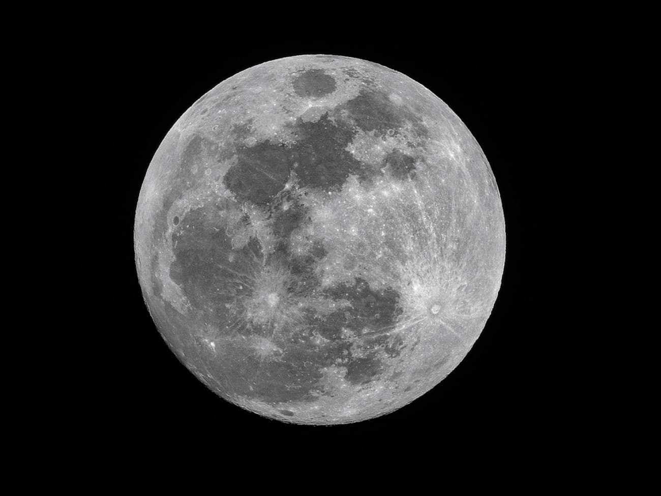 🌙 NASA вперше знайшло на Місяці воду — це може дати розвиток життю на супутнику