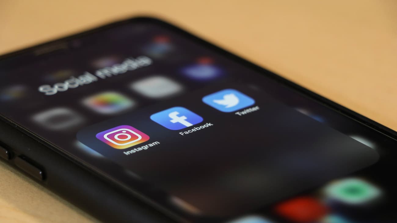 📱 Загальна кількість користувачів соцмереж зросла до 4 млрд — понад половина Землі