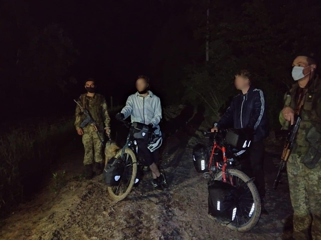 🤪 Двоє німецьких велосипедистів незаконно перетнули кордон, бо думали, що Україна в ЄС