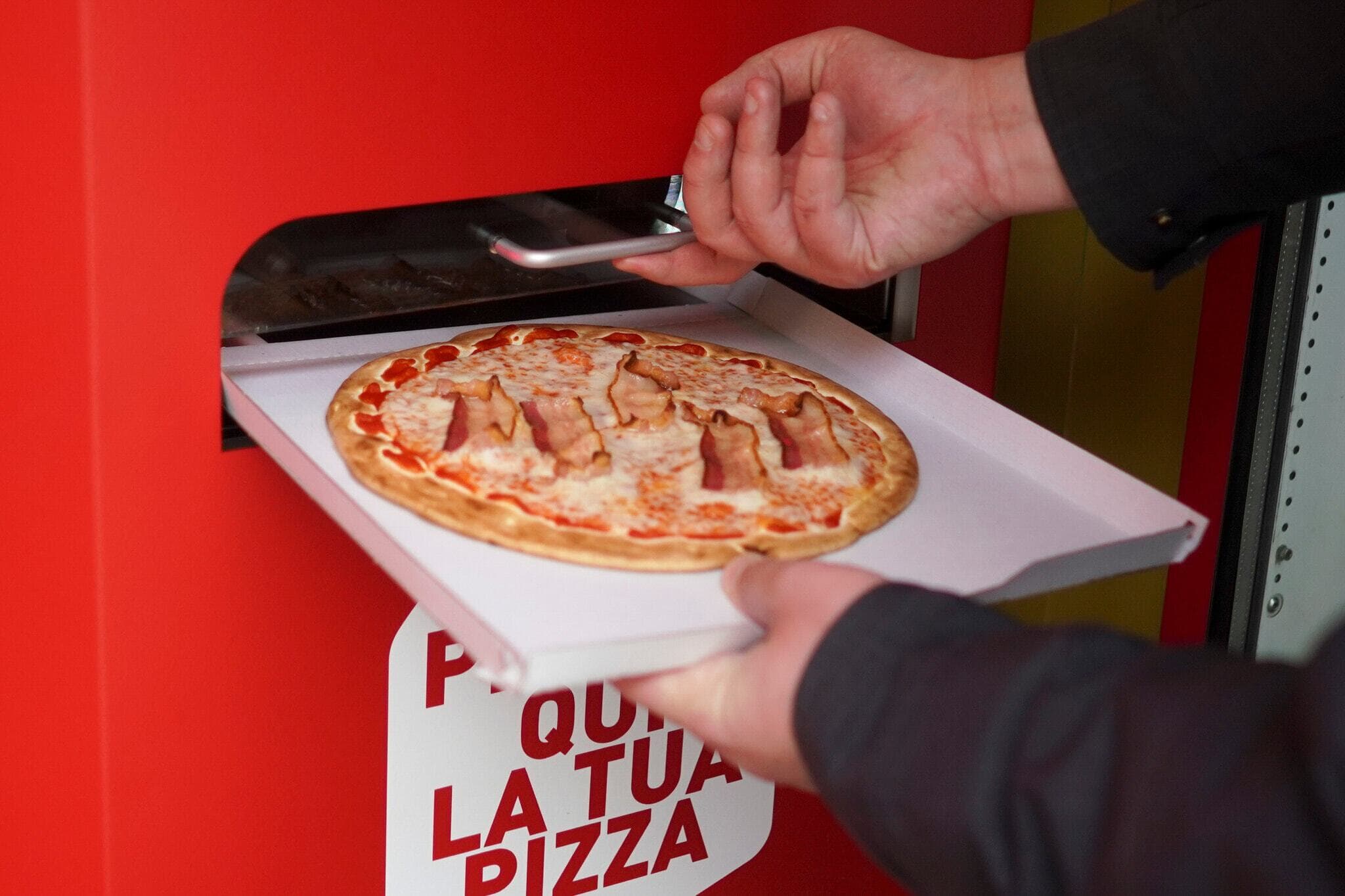 🍕 У Римі встановили вуличний автомат з продажу піци