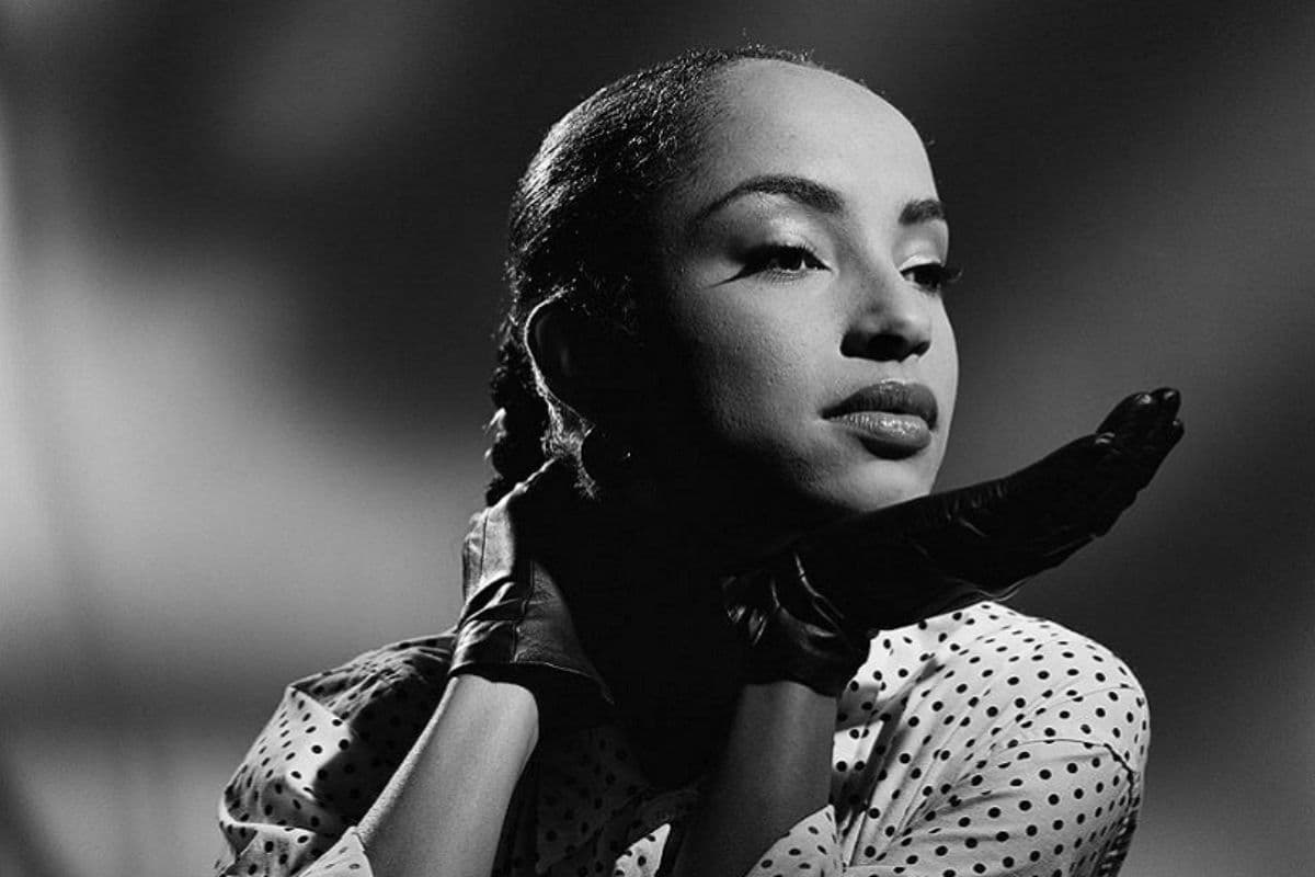 🥰 «Балдьожні пісеньки»: Sade — Smooth Operator