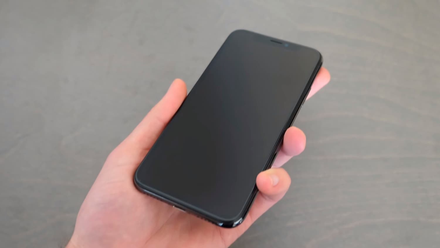 📱 Модифікований iPhone X із USB-C продали на аукціоні за $86 тис
