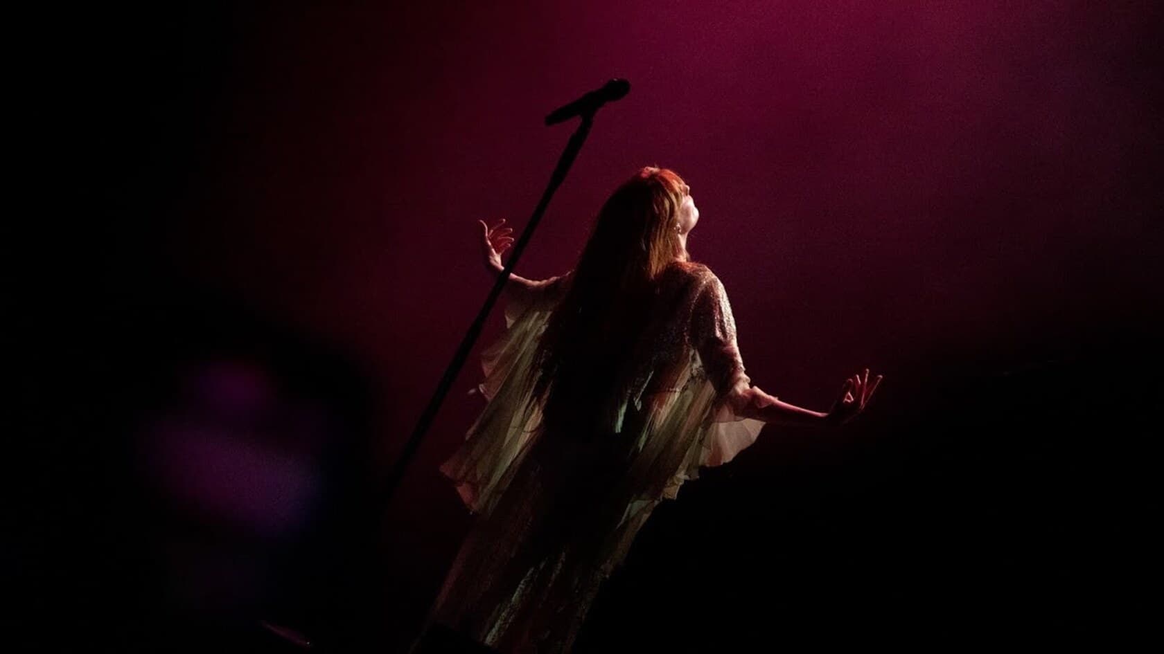 🎧 Гурт Florence + the Machine випустив саундтрек до серіалу The New Look від Apple