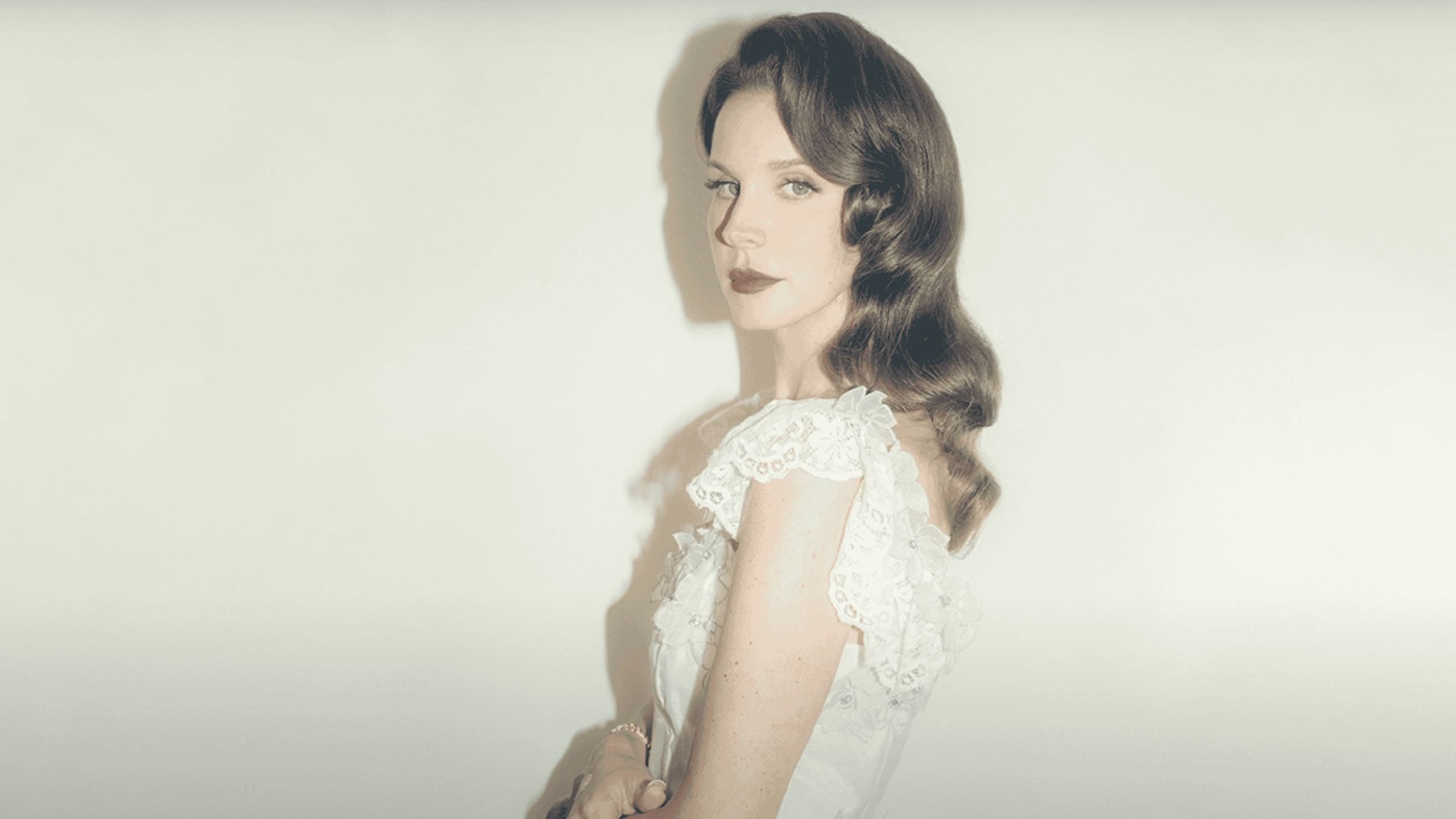 🎸 Лана Дель Рей представила новий трек Bluebird
